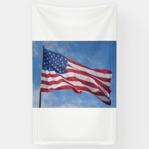 Banderoles Drapeau américain flottant sur un ciel bleu