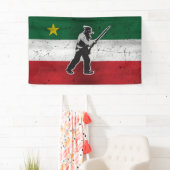 Banderoles Drapeau Québec et Patriote Henri Julien érodé (En situation)