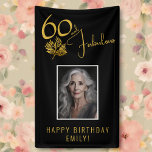 Banderoles Elégant 60 et Fabulous Twigs 60th Birthday Photo<br><div class="desc">Élégant 60 et Fabulous Gold Twigs 60e anniversaire Photo fond bannière. 60 et texte fabuleux en écriture dorée tendance et une brindille d'or élégante avec des feuilles sur un arrière - plan noir. Personnalisez-le avec votre nom et votre photo,  et faites un élégant panneau d'anniversaire personnalisé.</div>