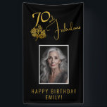 Banderoles Elégant 70 et Fabulous Twigs 70th Birthday Photo<br><div class="desc">Elégant 70 et Fabulous Gold Twigs 70th Birthday Photo Backdrop Banner. 70 et texte fabuleux en écriture dorée tendance et une brindille d'or élégante avec des feuilles sur un arrière - plan noir. Personnalisez-le avec votre nom et votre photo,  et faites un élégant panneau d'anniversaire personnalisé.</div>