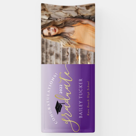 Banderoles Élégant Script Gold Purple Graduation Faire-part (Vertical)
