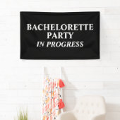 Banderoles Enterrement de vie de jeune fille en cours  (En situation)