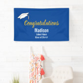 Banderoles Félicitations Blue and White Graduate Name (En situation)