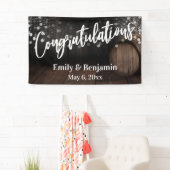 Banderoles Félicitations Typographie, Baril de Bois & Lumière (En situation)