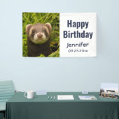 Banderoles Ferret Brown dans l'herbe Joyeux anniversaire (Salon professionnel)