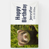 Banderoles Ferret Brown dans l'herbe Joyeux anniversaire (Vertical)