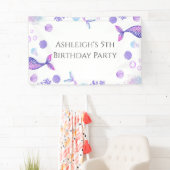 Banderoles Fête d'anniversaire à thème de sirène violet (En situation)