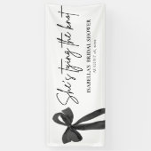 Banderoles Fête de fiançailles de Black Bow She's Tying the K (Vertical)