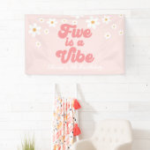 Banderoles Five est Vibe Retro Daisy Pink 5e anniversaire (En situation)