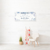 Banderoles Floral Script Quelque Chose de Bleu Baby Shower Ma (En situation)