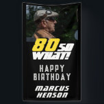 Banderoles Funny 80 alors que Citer Photo 80th Birthday Party<br><div class="desc">Funny 80 alors que Citer Photo 80th Birthday Party Banner. Un texte motivant et drôle 80 Donc ce qui est génial pour une personne avec un sens de l'humour. Le texte est en jaune et blanc sur un arrière - plan noir. Ajoutez votre photo et personnalisez la bannière.</div>