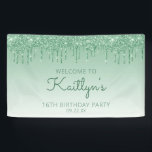 Banderoles Glam Green Parties scintillant Drip 16th Birthday<br><div class="desc">Bienvenue aux invités avec cette bannière de fête chic et glamour du seizième anniversaire,  avec une bordure brillante verte fausse parties scintillant et vert ombre arrière - plan. Personnalisez-le avec son nom en écriture manuscrite verte,  avec l'anniversaire et la date ci-dessous en police verte sans serif.</div>