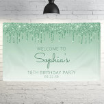 Banderoles Glam Green Parties scintillant Drip 18th Birthday<br><div class="desc">Bienvenue aux invités avec cette bannière chic et glamour de 18e anniversaire,  avec une bordure étincelante verte fausse parties scintillant et vert ombre arrière - plan. Personnalisez-le avec son nom en écriture manuscrite verte,  avec l'anniversaire et la date ci-dessous en police verte sans serif.</div>