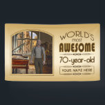 Banderoles Gold 70th Birthday World's Best Custom Photo Frame<br><div class="desc">Célébrez l'anniversaire marquant de votre aîné préféré avec ce cadeau classe qui leur rappelle à quel point ils sont fabuleux. Des lignes et des tons clairs de brun, d'or et de crème composent ce cadre simple mais élégant qui peut être customisé avec votre photo, nom, initiales ou autre texte favori....</div>