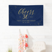 Banderoles Gold & Navy Modern Cheers 30e fête d'anniversaire (En situation)