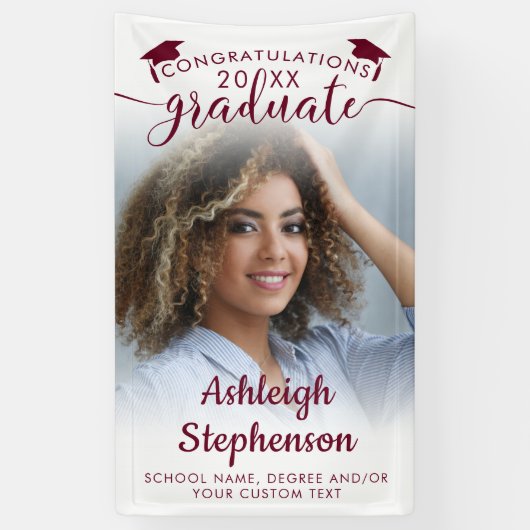 Banderoles Graduation Photo Maroon Félicitations Grad Script (Vertical)