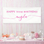 Banderoles Hot Pink Happy 50th Birthday Glam Signature Nom<br><div class="desc">Créez votre propre bannière Happy Birthday personnalisée pour son anniversaire. Customisez le style de script de calligraphie manuscrit moderne à longue queue. Augmentez la taille de la police pour les noms plus courts... réduisez la taille de la police pour les noms plus longs. Si vous changez les couleurs, vérifiez que...</div>