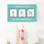 Banderoles Humour de table périodique Nerdy | Funny Science P (En situation)