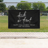 Banderoles Joyeux Halloween Drive By Family Name Script (En situation)