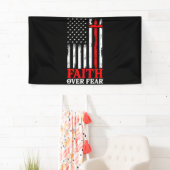 Banderoles La foi sur la peur Cool Christian Flag Cross (En situation)
