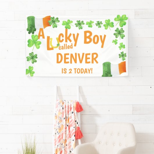 Banderoles Lucky Boy Irlandais Shamrock Anniversaire (En situation)