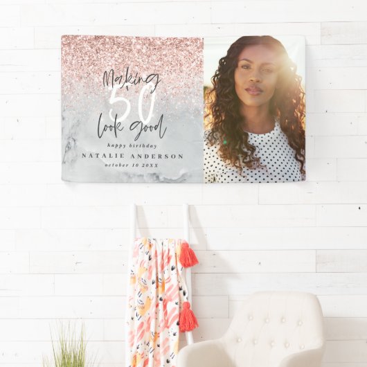 Banderoles Marbre parties scintillant rose pour 50 ans (En situation)