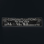 Banderoles Mariage Félicitations Chalkboard et Mason Jars<br><div class="desc">Une bannière amusante de réception de mariage pour féliciter la mariée et la salle de mariage pour être devenue M. et Mme Un tableau noir et gris fusain à l'aspect arrière - plan et des dessins au trait de jarres et marguerites de mason donnent à cette bannière une touche rustique,...</div>