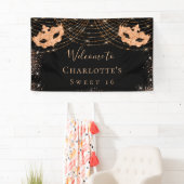 Banderoles Mascarade or noir paillettes de glitter Sweet 16 (En situation)