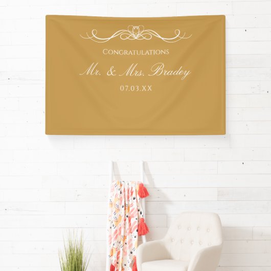 Banderoles Mr and Mrs Elegant Script Gold Wedding Backdrop (Insitu)