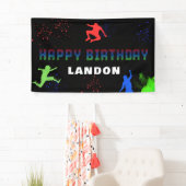 Banderoles Neon Kids Trampoline Park Joyeux anniversaire (En situation)