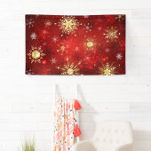 Banderoles Noël Golden Snowflakes sur Arrière - plan rouge (En situation)