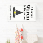 Banderoles Petite sorcière brasse la grossesse d'Halloween (En situation)