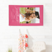 Banderoles Pink Elegant Script Graduation Photo Party (En situation)