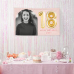 Banderoles Pink Photo 18th Birthday Gold Balloon<br><div class="desc">Idéal pour fêter son 18ème anniversaire - cette bannière de fête d'anniversaire présente une grande photo en arc et un design en ballon or 18. Customisez avec votre message d'anniversaire.</div>