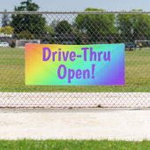 Banderoles Rainbow Drive-Thru Open ! Bandeau publicitaire (En situation)