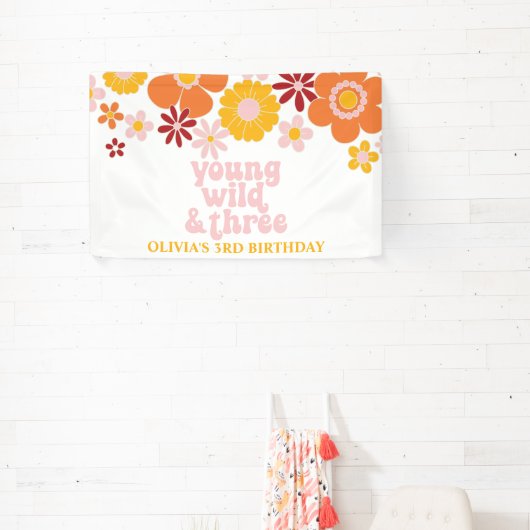 Banderoles Retro Floral Young Wild Trois Anniversaire Bannièr (Insitu)