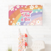 Banderoles Retro Rainbow Young Wild et Six 6e anniversaire (En situation)