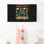 Banderoles Support Your Local Library Book Readers (En situation)