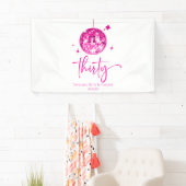 Banderoles Trente Pink Disco Ball 30e fête d'anniversaire (En situation)