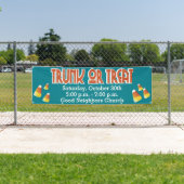 Banderoles Tronc de l'église communautaire ou traiter le bonb (En situation)