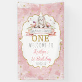 Banderoles Un lapin devient un premier anniversaire Bienvenue (Vertical)