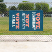 Banderoles Vote Kamala pas l'autocratie Customisée (En situation)