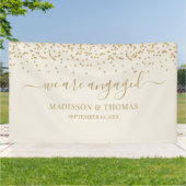 Banderoles We are Engaged cream glitter gold backdrop (Dehors)