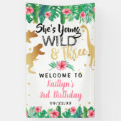 Banderoles Young Wild & Three Dinosaur Girls 3e anniversaire (Vertical)