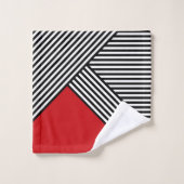Bandes noires et blanches avec triangle rouge (Gant de toilette)