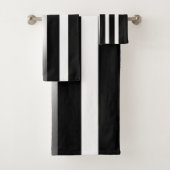 Bandes verticales en noir et blanc, accents argent (En situation)