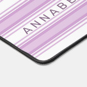 Bandes verticales violettes et blanches nom person (Coin)