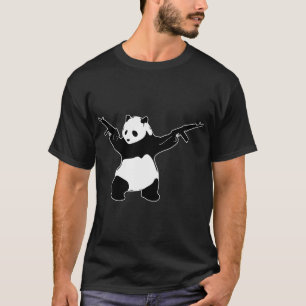 Banksy's Panda Holding Aanvalsgeweren T-shirt