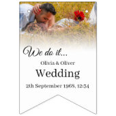 Bannière À Fanions Nous le faisons - Couple qui s'embrasse dans une P (Deuxième drapeau)