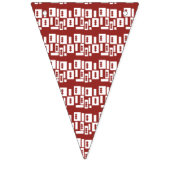 Bannière À Fanions Un tapis rouge avec un motif texturé est étalé sur (Premier drapeau)